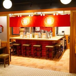 横浜モアーズ店の店頭